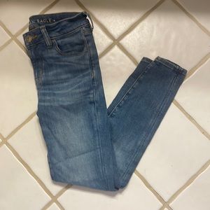American Eagle size 4 short jeans